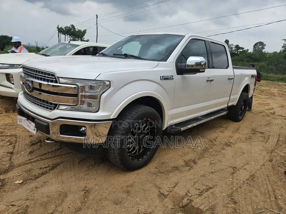 Ford F-150 Lariat 4x2 SuperCab Styleside 8 ft. box 163 in. WB 2018
