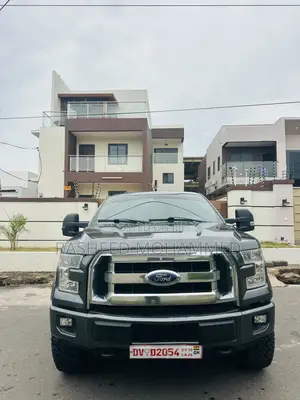 Ford F-150 XLT 4x4 SuperCab Styleside 8 ft. box 163 in. WB 2018 Gray