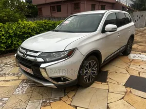 Mitsubishi Outlander 2017 Silver