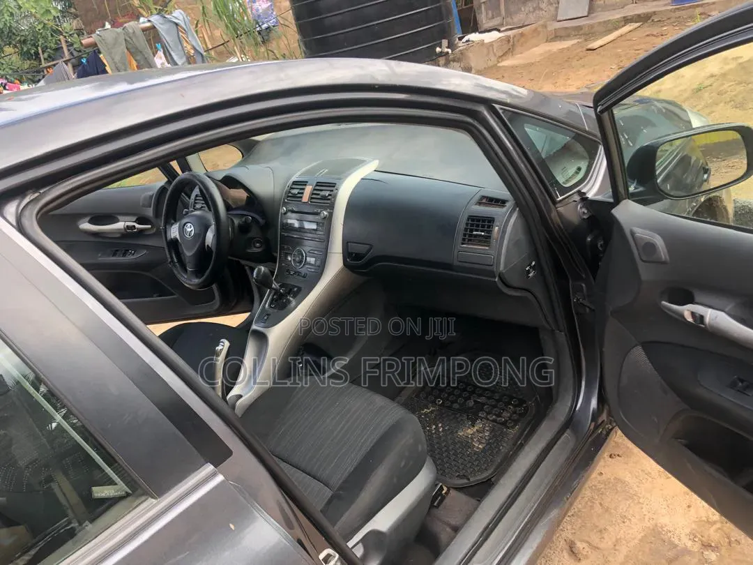 Toyota Auris 2007 Gray