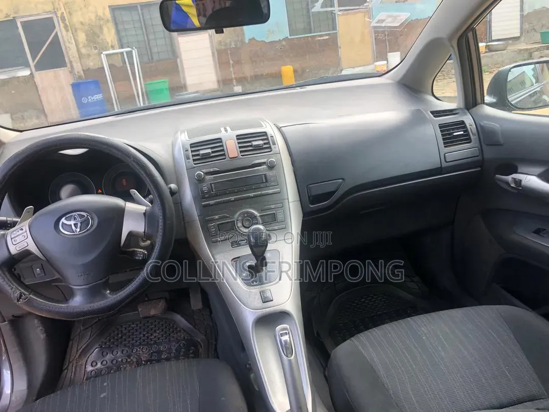 Toyota Auris 2007 Gray