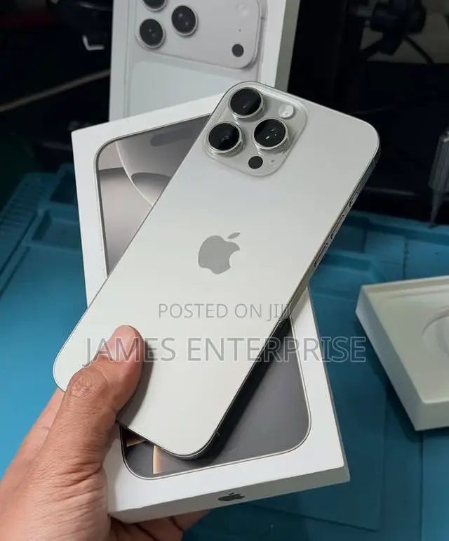 New Apple iPhone 16 Pro Max 1 TB Silver