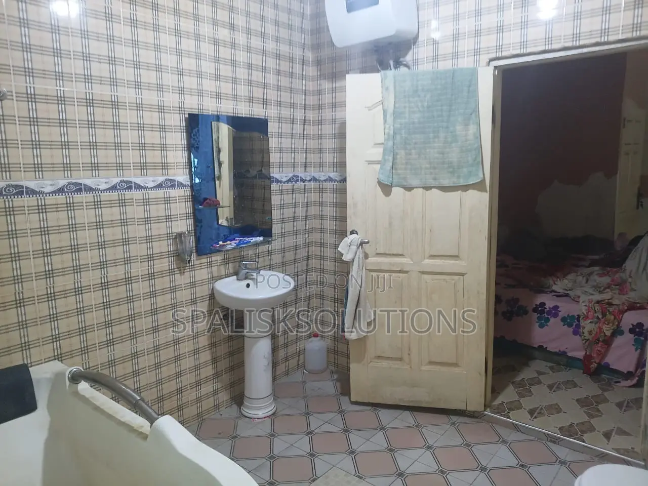 3bdrm House in Kotoku, Ga West Municipal for sale