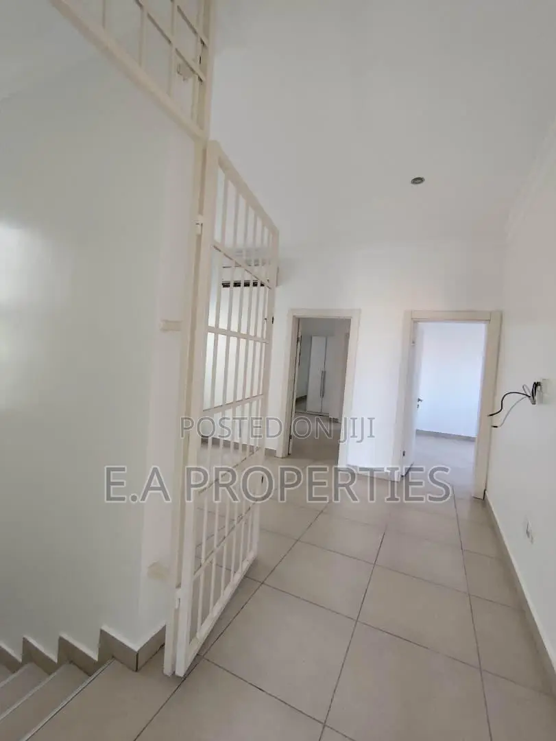 3bdrm House in E A Properties, American House for rent