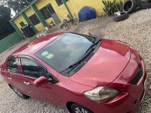 Toyota Yaris 1.5 2009 Red