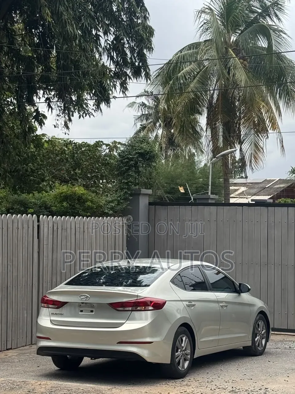 Hyundai Elantra 2018 Gold