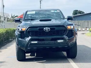 Toyota Tacoma Limited Double Cab 4WD 5.0 ft. SB 2025 Gray