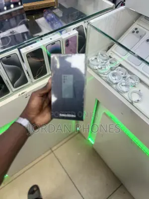 New Samsung Galaxy S23 Ultra 256 GB Green