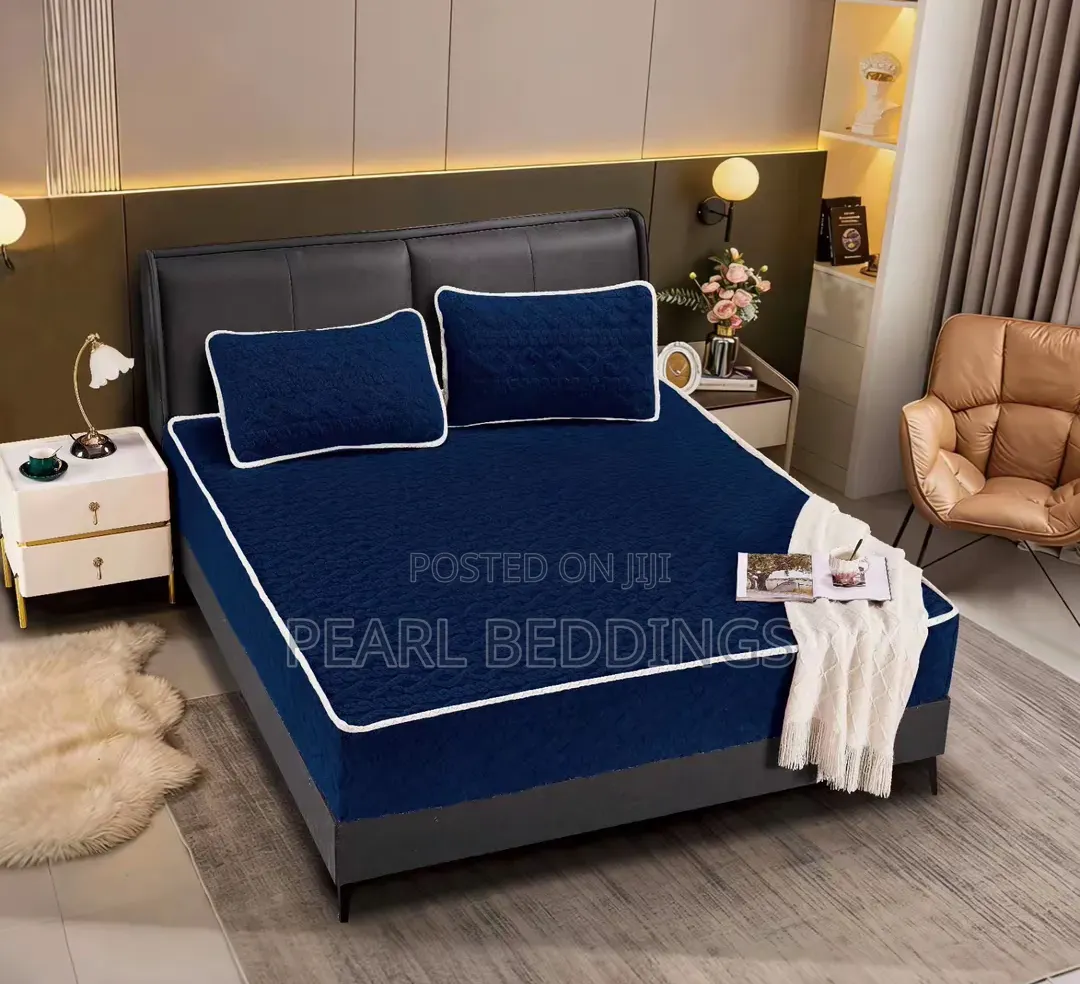 Quality Beautiful Comfy Fluffy Waterproof Bed Cover With 2 Pillowcases