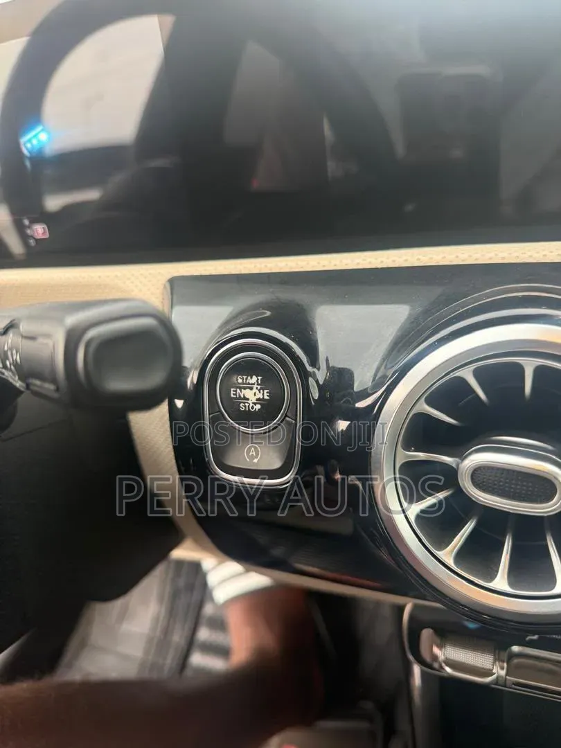 Mercedes-Benz C250 2021 Black