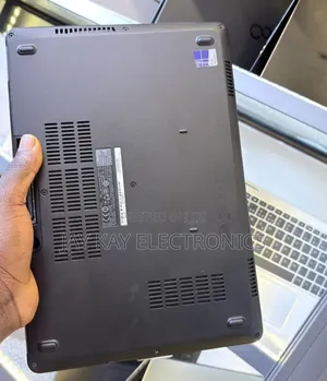 Laptop Dell Latitude E5270 8GB Intel Core i5 SSD 256GB