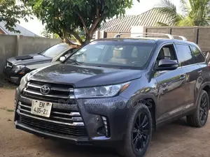 Toyota Highlander LE 4x2 (2.7L 4cyl 6A) 2016 Gray