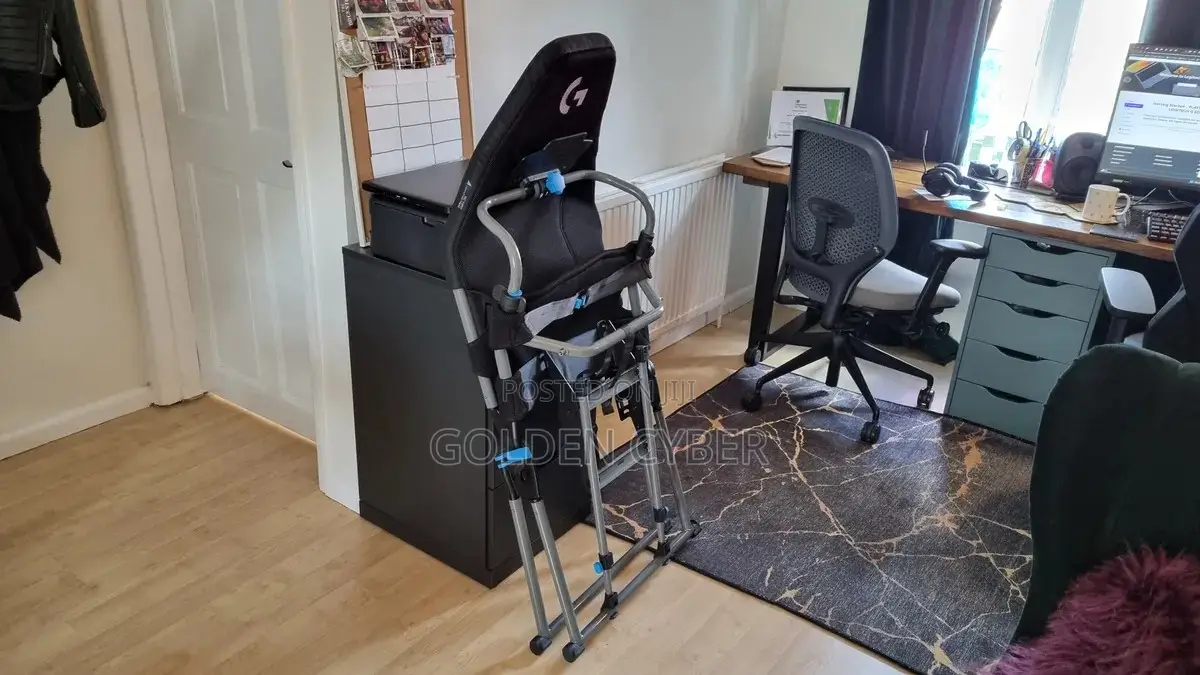 Logitech G923 Racing Wheel & Logitech Challenge X Seat