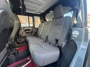 Jeep Wrangler 2025 Gray