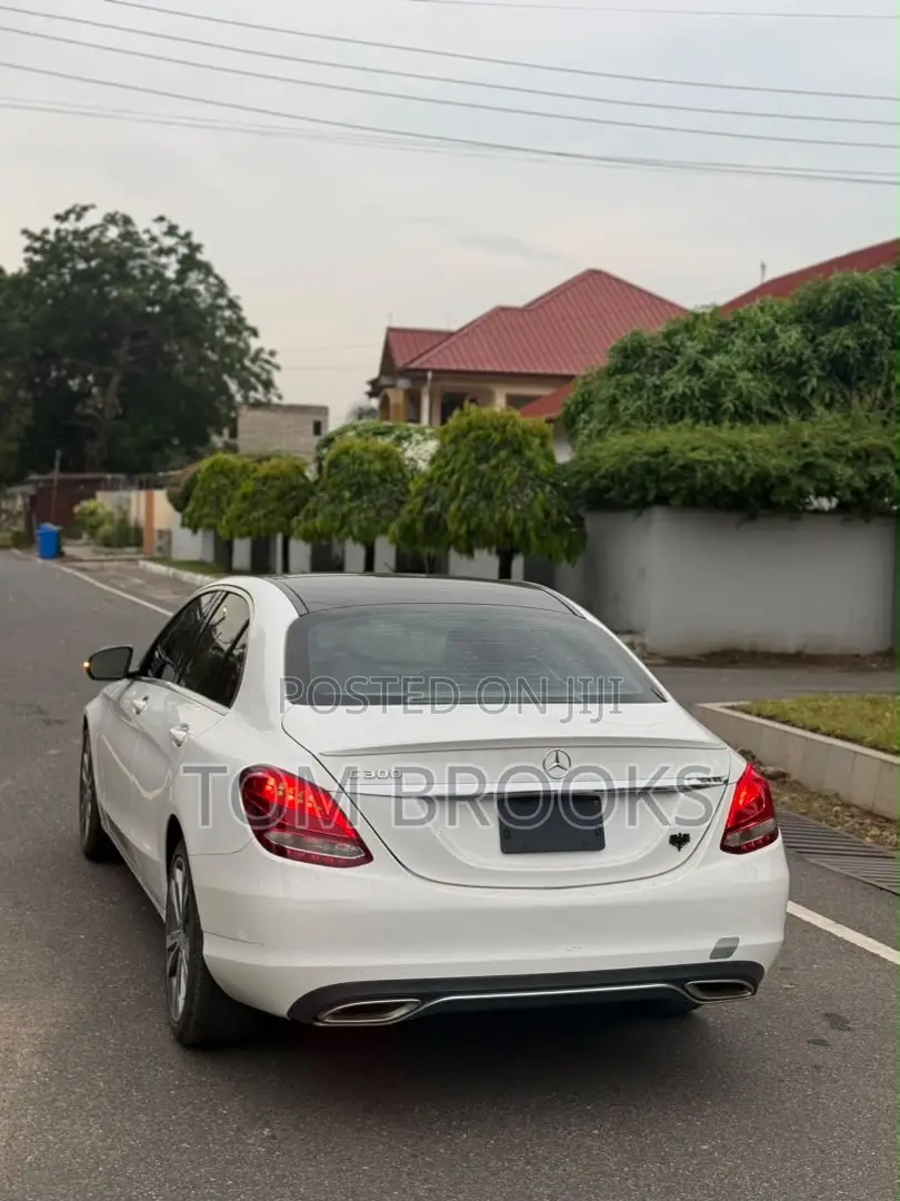 Mercedes-Benz C300 Luxury 4matic Sedan AWD (2.0L 4cyl 7A) 2017 White