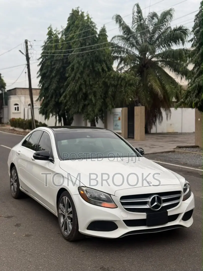 Mercedes-Benz C300 Luxury 4matic Sedan AWD (2.0L 4cyl 7A) 2017 White