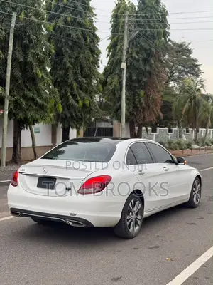 Mercedes-Benz C300 Luxury 4matic Sedan AWD (2.0L 4cyl 7A) 2017 White