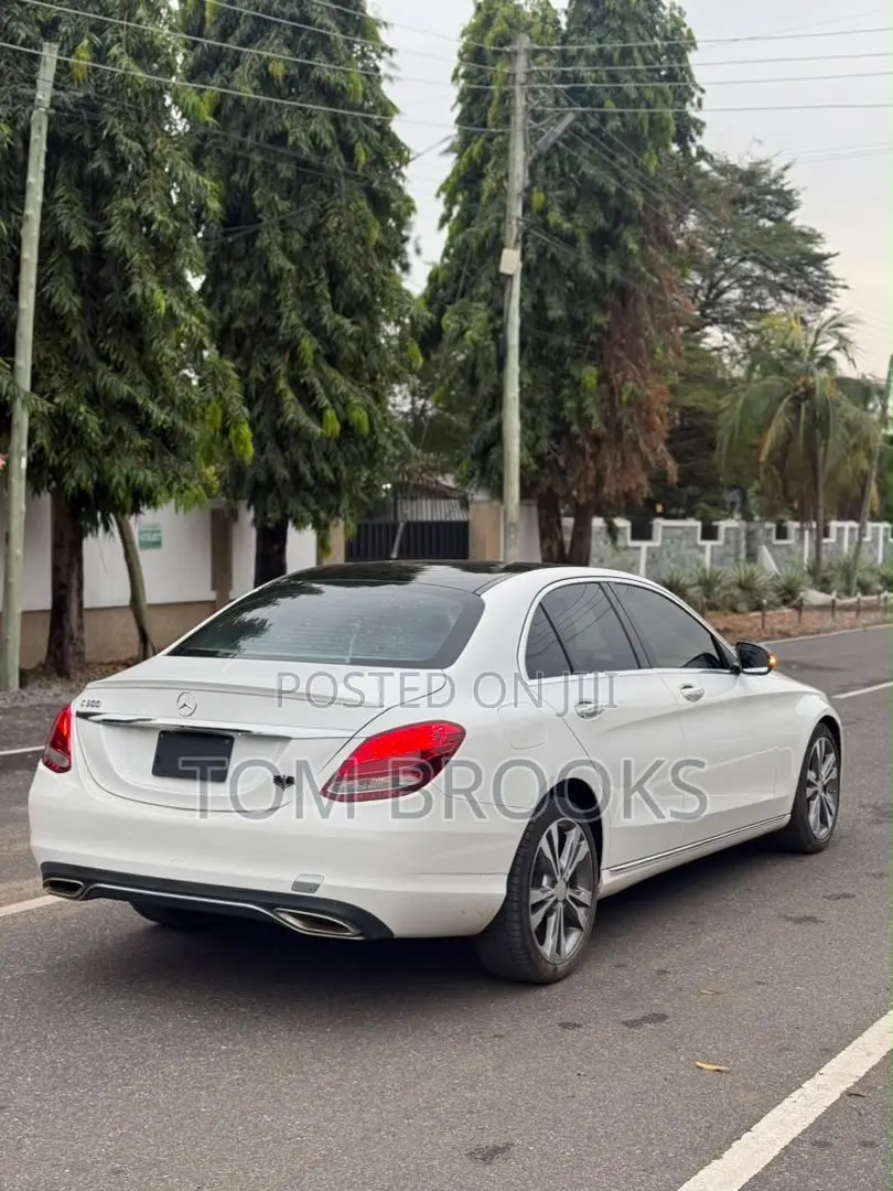 Mercedes-Benz C300 Luxury 4matic Sedan AWD (2.0L 4cyl 7A) 2017 White