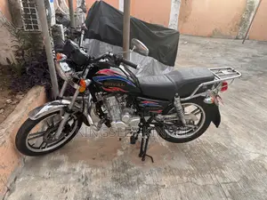 New Royal RY125 2025 Black