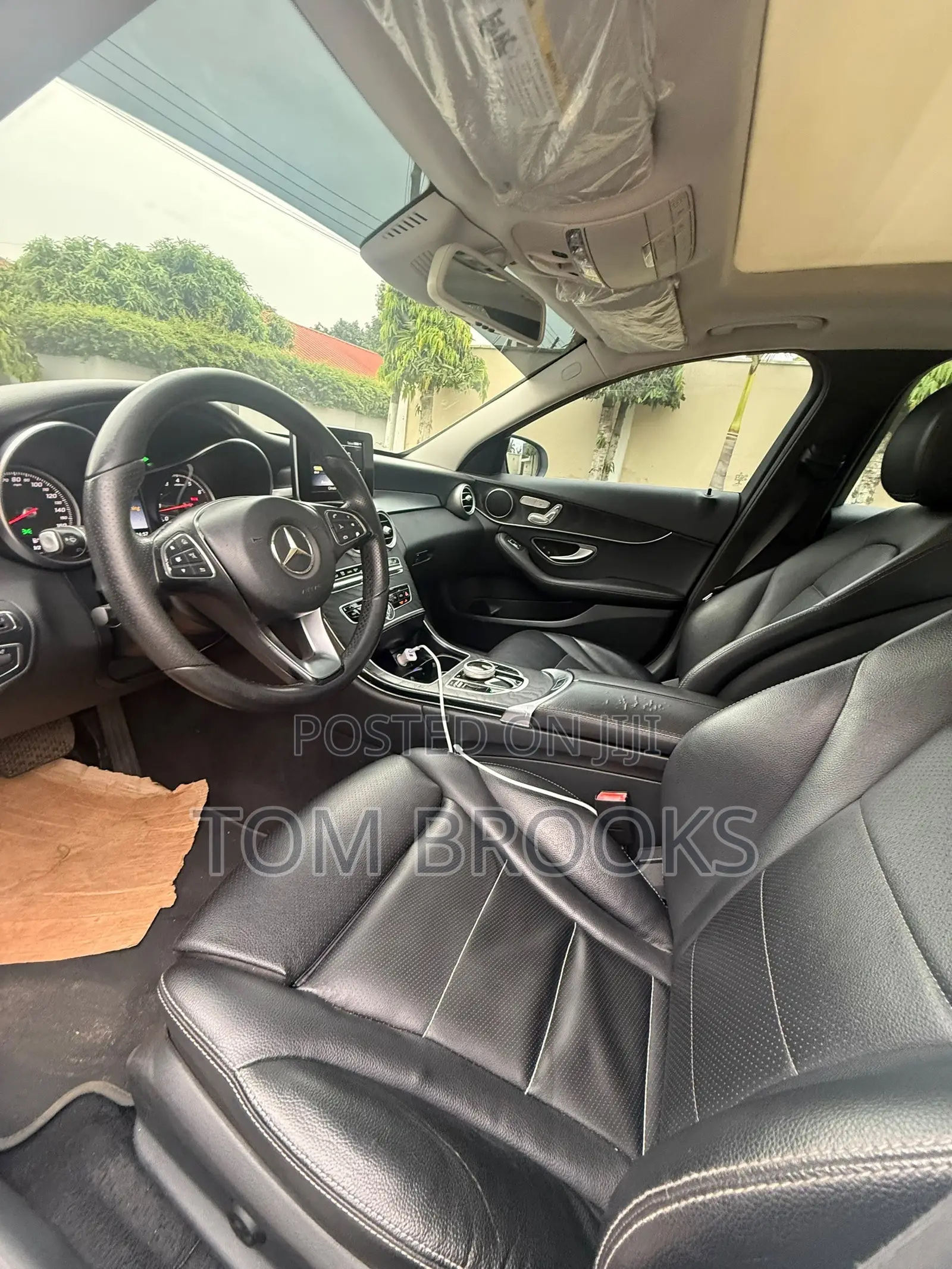 Mercedes-Benz C300 Luxury 4matic Sedan AWD (2.0L 4cyl 7A) 2017 White