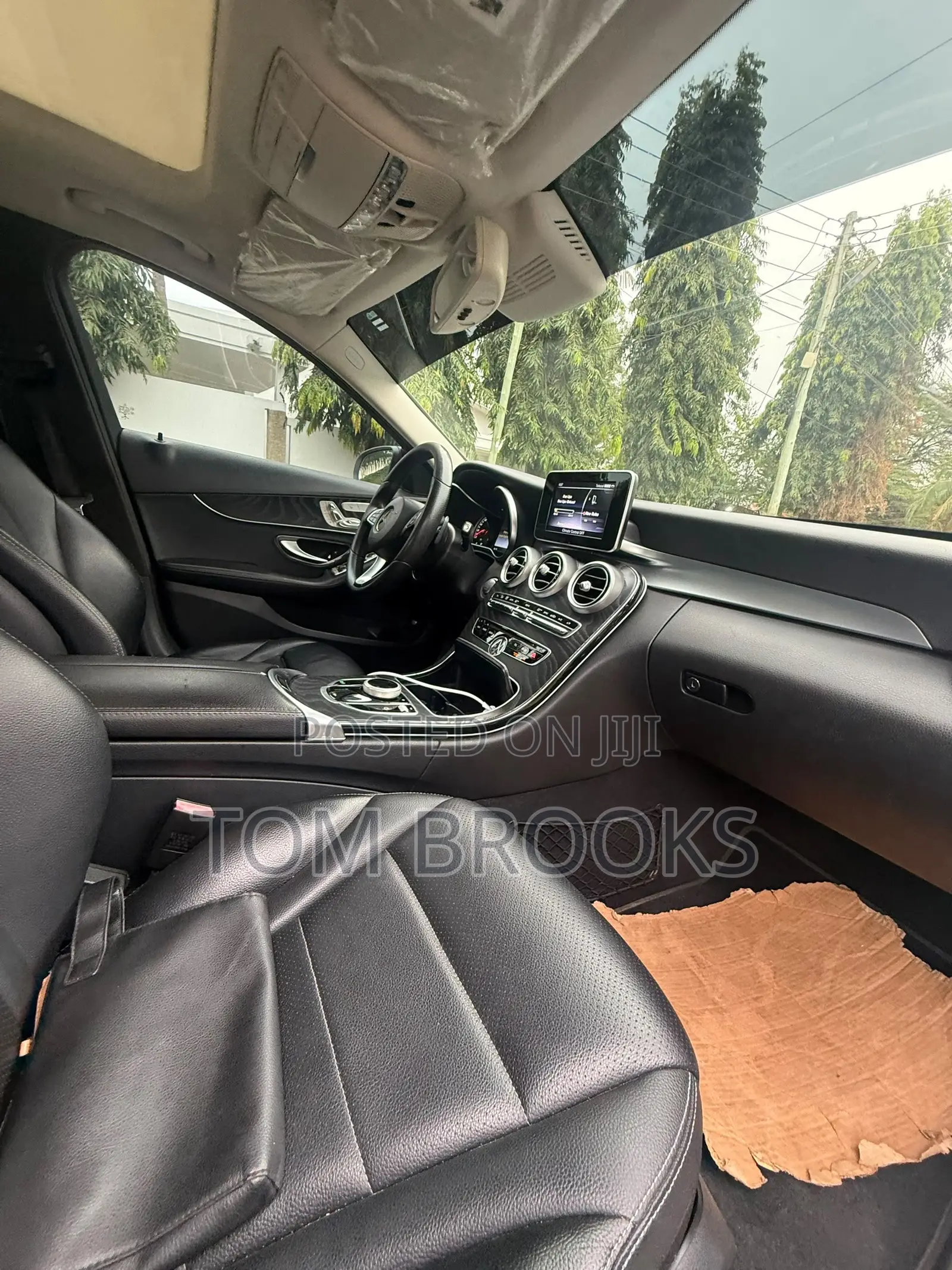 Mercedes-Benz C300 Luxury 4matic Sedan AWD (2.0L 4cyl 7A) 2017 White