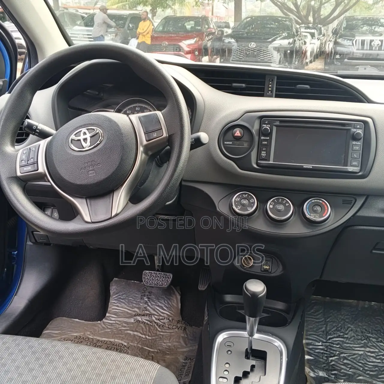 Toyota Yaris 2017 Blue