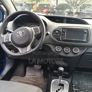 Toyota Yaris 2017 Blue