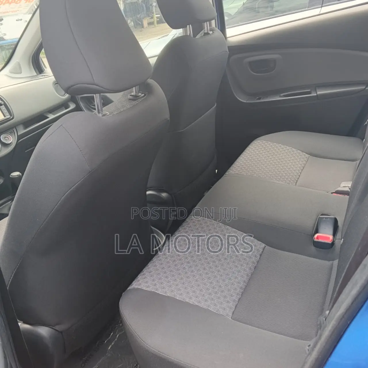 Toyota Yaris 2017 Blue