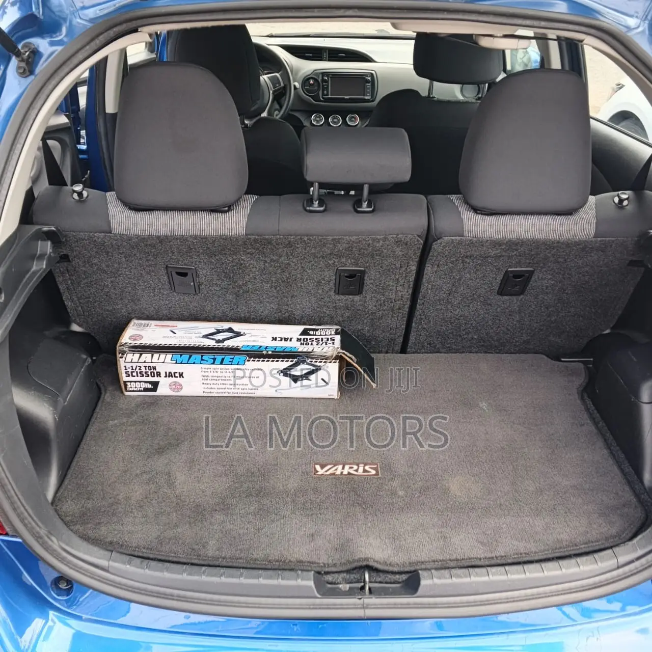 Toyota Yaris 2017 Blue