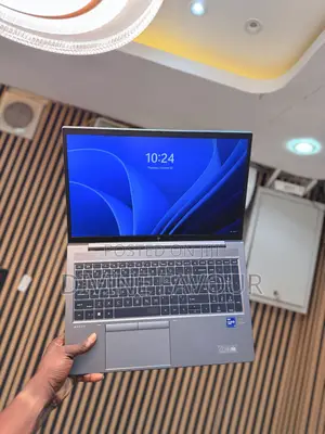 Laptop HP ZBook Firefly G8 16GB Intel Core i7 SSD 512GB