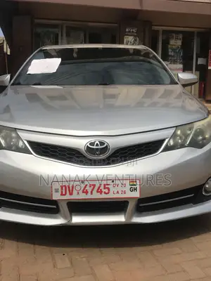 Toyota Camry SE Sport 4dr Sedan (2.5L 4cyl 6A) 2014 Silver