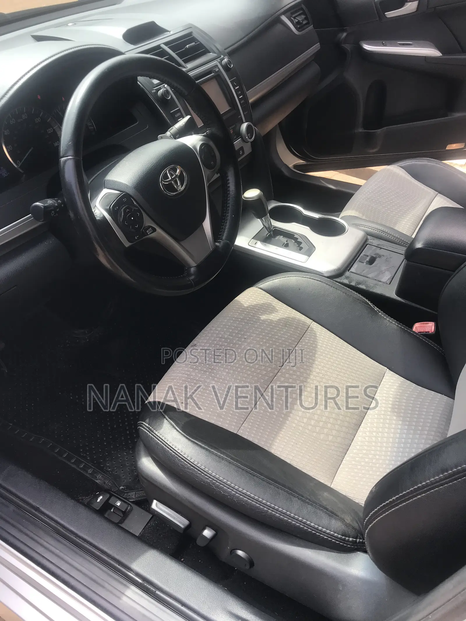 Toyota Camry SE Sport 4dr Sedan (2.5L 4cyl 6A) 2014 Silver