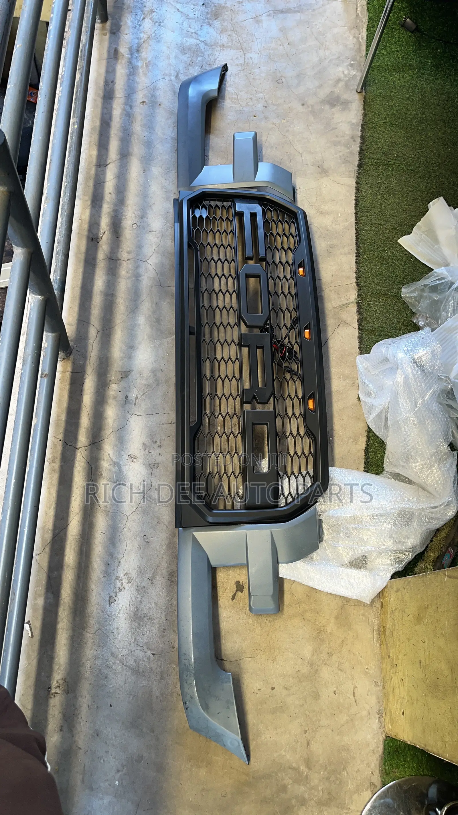 Ford F-150 2015-2017 Front Grille 2017, 2016, 2015 Top Shells Raptor