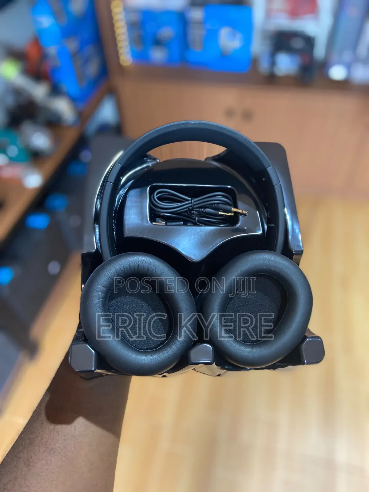 Wireless Headphones - 60hr Battery (New)