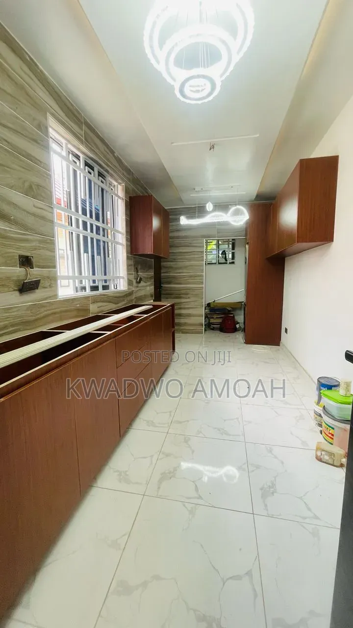 3bdrm House in Olebu for sale