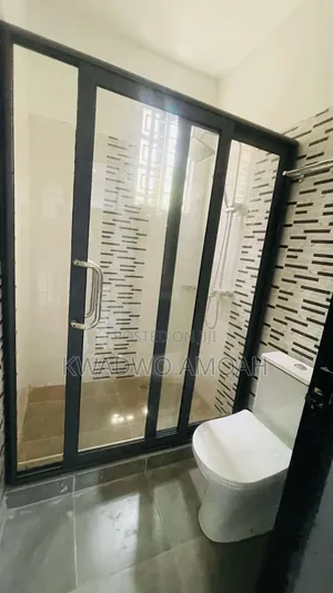 3bdrm House in Olebu for sale