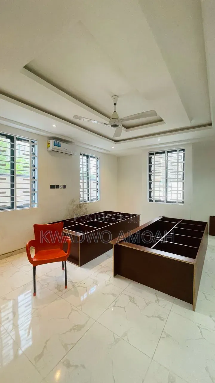 3bdrm House in Olebu for sale