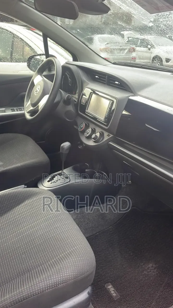 Toyota Vitz 1.3 FWD 5dr 2016 Orange