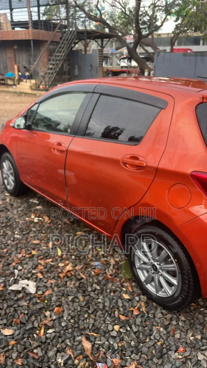 Toyota Vitz 1.3 FWD 5dr 2016 Orange