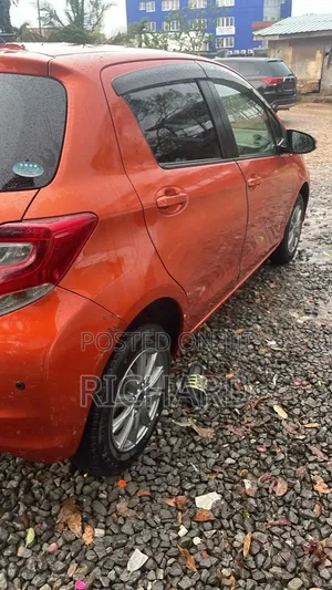 Toyota Vitz 1.3 FWD 5dr 2016 Orange