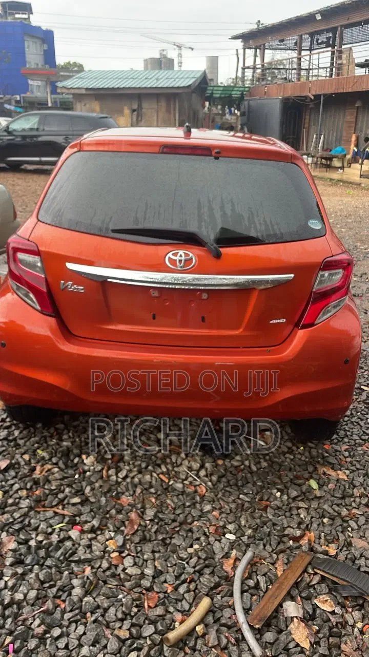 Toyota Vitz 1.3 FWD 5dr 2016 Orange