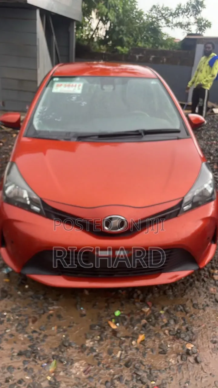Toyota Vitz 1.3 FWD 5dr 2016 Orange
