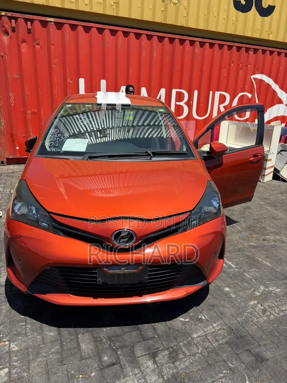 Toyota Vitz 1.3 FWD 5dr 2016 Orange