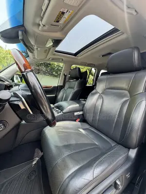 Lexus LX 570 AWD 2017 White