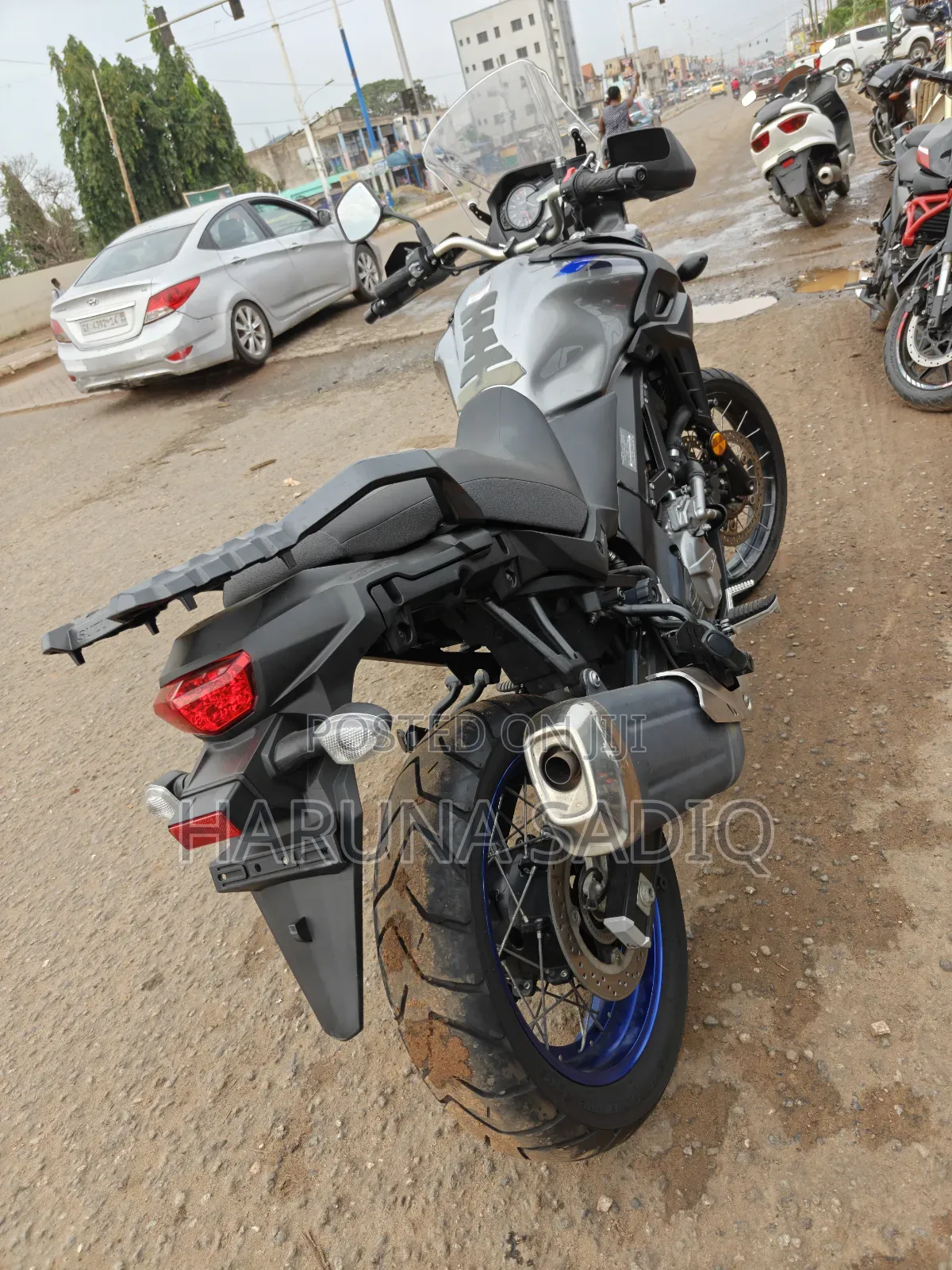 Suzuki V-Strom 2021 Silver