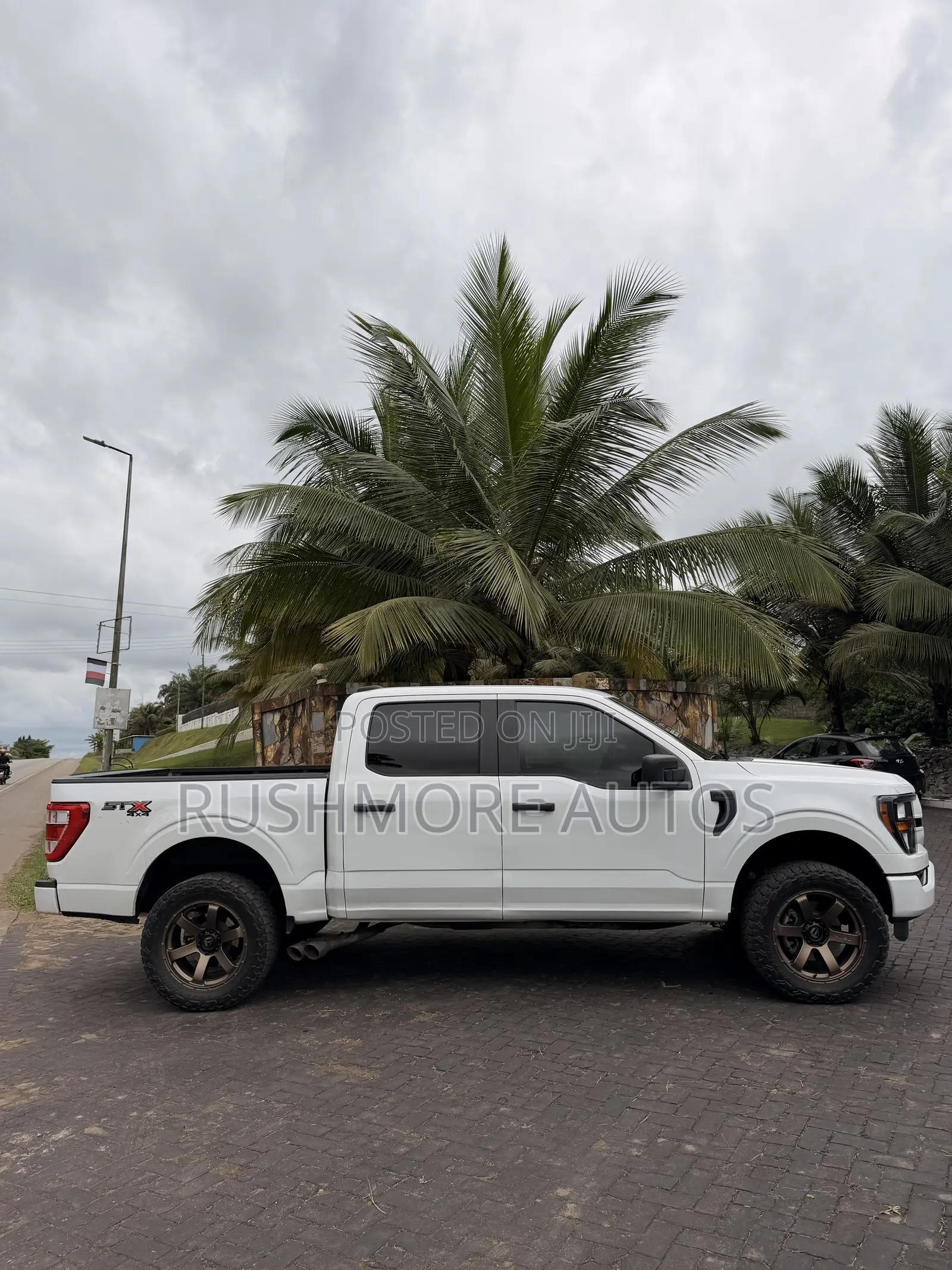 Ford F-150 2023 White