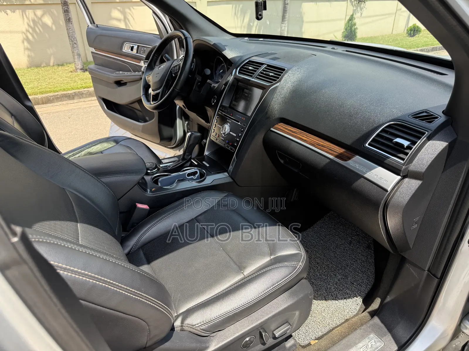 Ford Explorer 2016 Silver