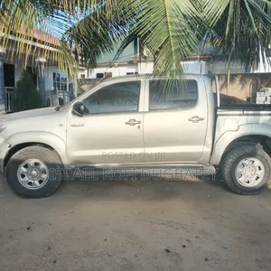 Toyota Hilux 2010 Off white