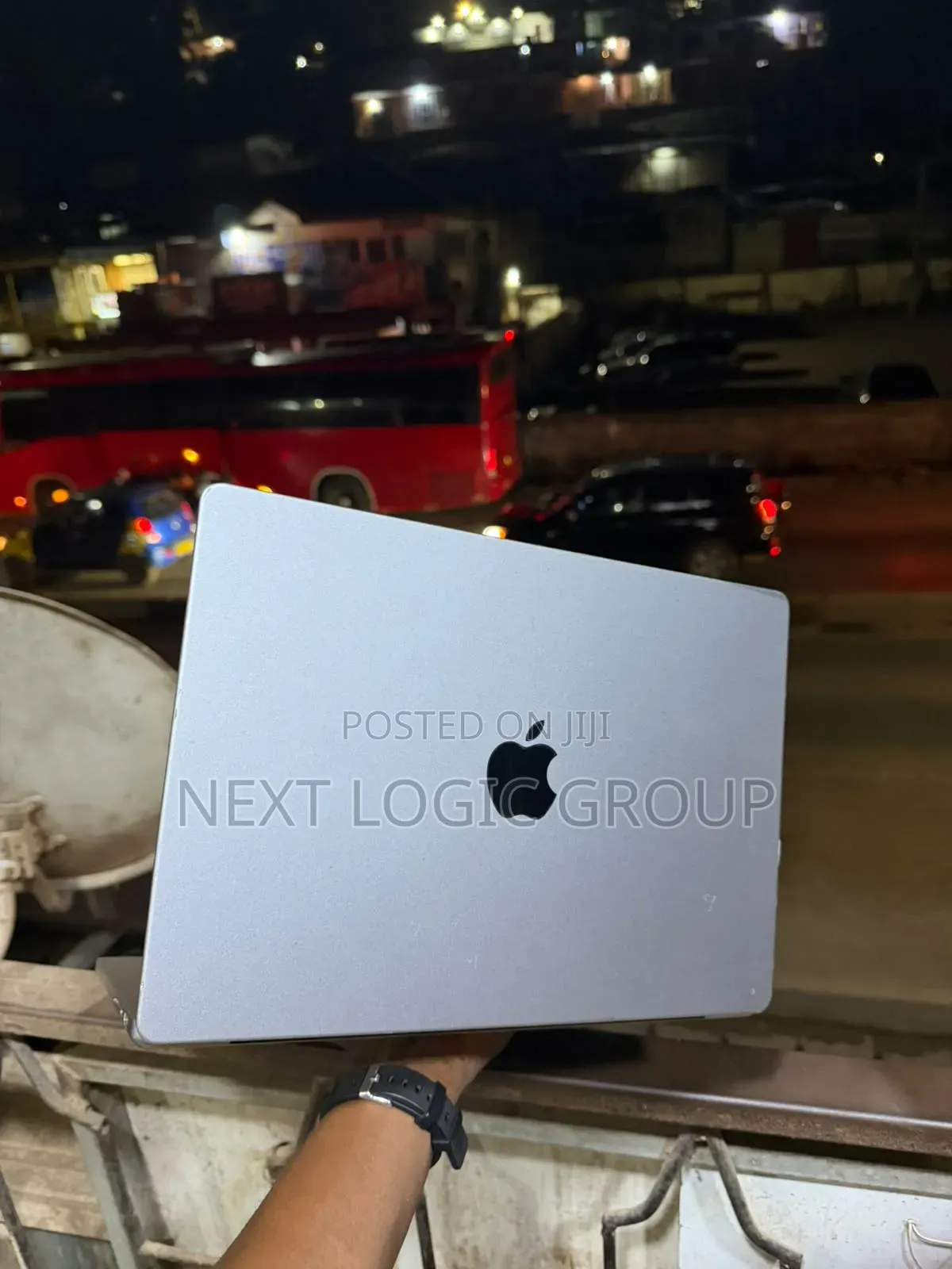 Laptop Apple MacBook Pro 2021 M1 16GB Apple M1 Pro SSD 512GB