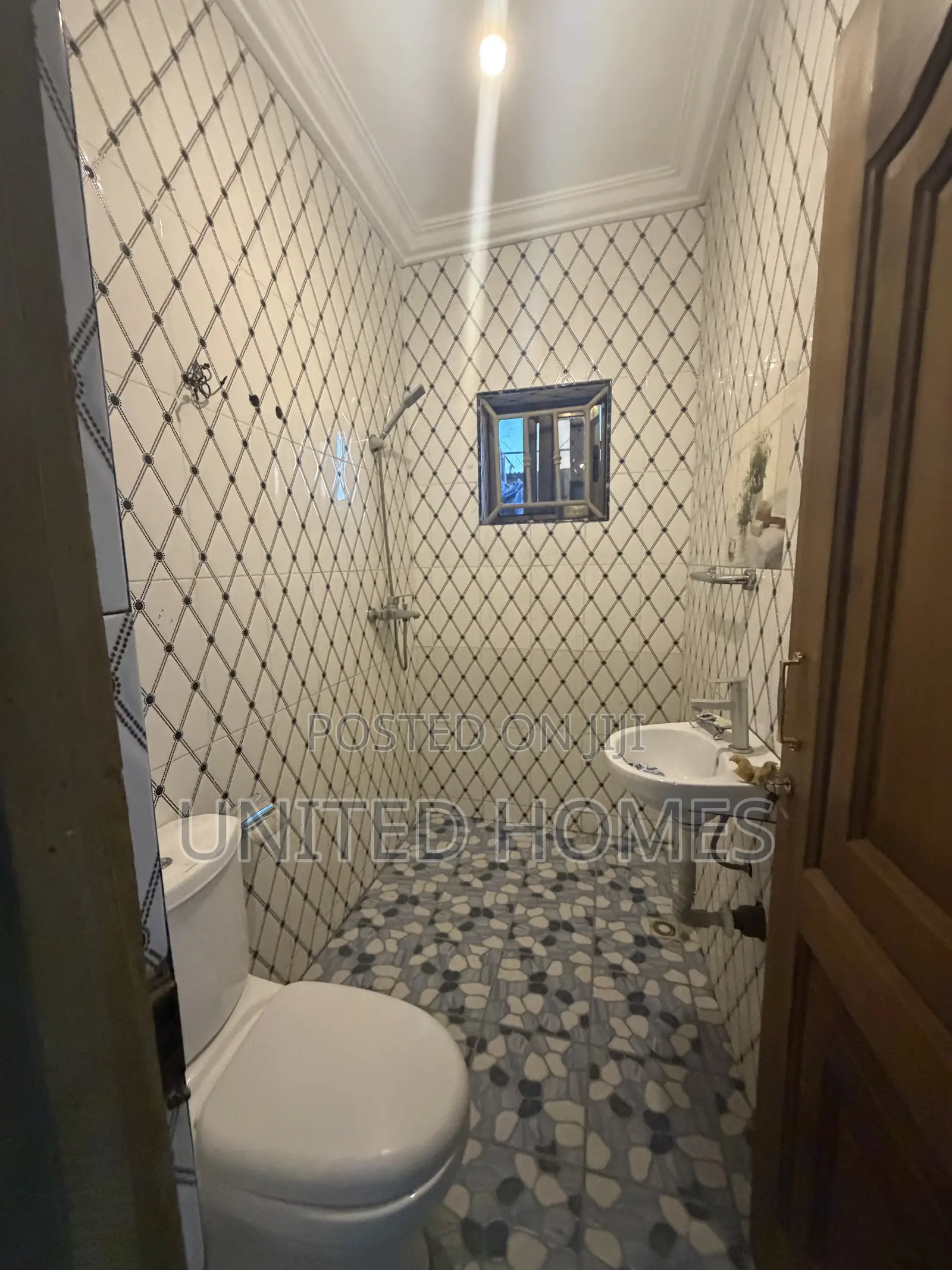 1bdrm Apartment in Kwashieman for rent